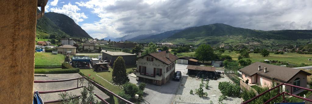 Le Central - Chambres D'Hote Grone Bagian luar foto
